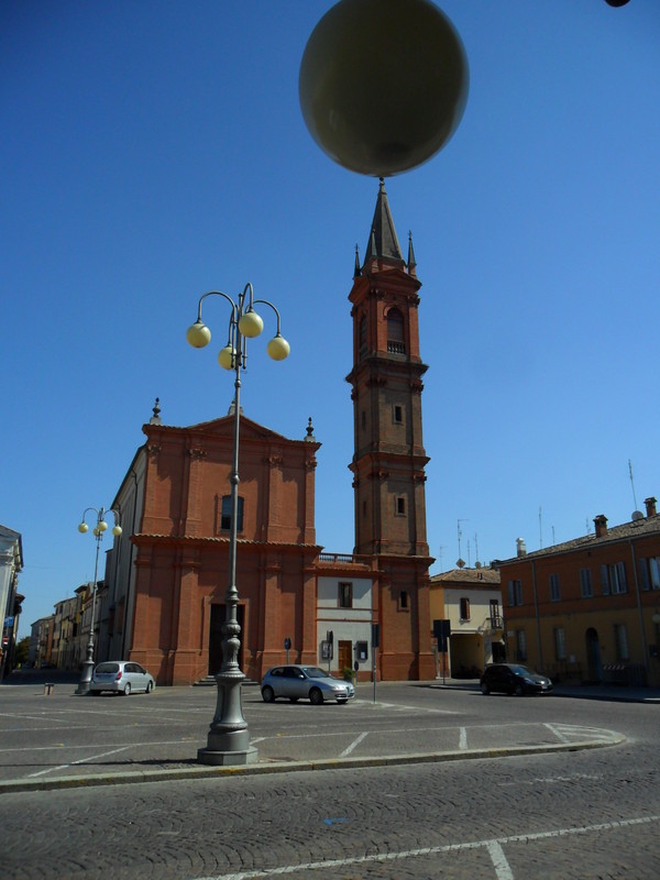 ''Piazza Farini sulla quale spicca la Chiesa Arcipretale'' - Russi