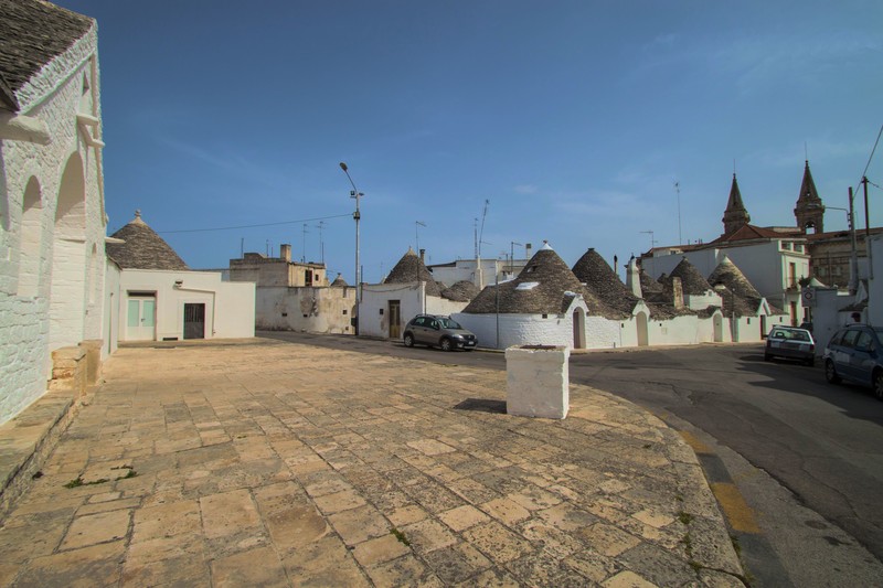 ''Tra i trulli'' - Alberobello