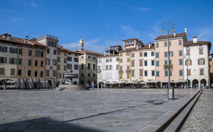 i colori  di piazza Matteotti
