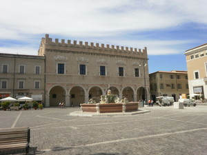 Grande Piazza del Popolo di Pesaro