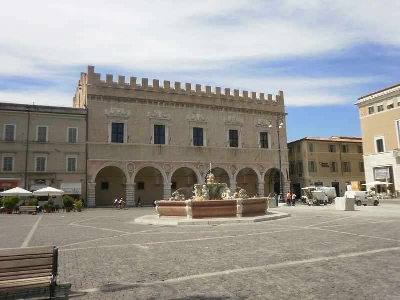 ''Grande Piazza del Popolo di Pesaro'' - Pesaro
