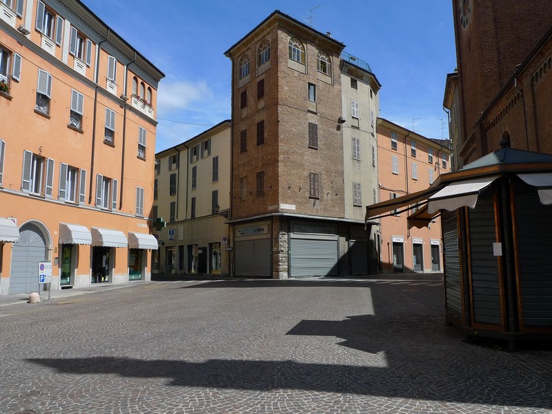 ''Chiuso per ferie'' - Piacenza