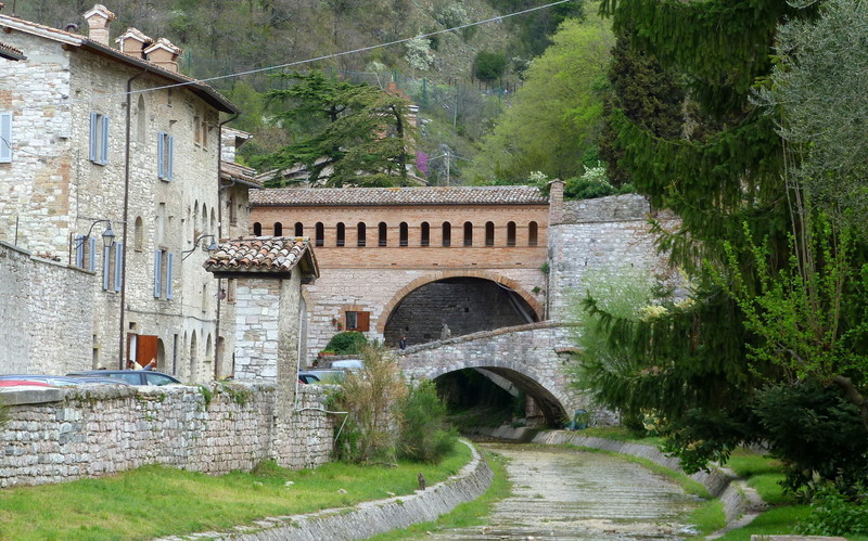 ''un piccolo ponte'' - Gubbio