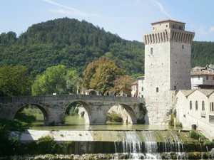 Monumentale ponte sul Metauro
