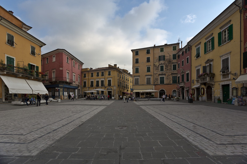 ''Che bella piazza Alberica!'' - Carrara