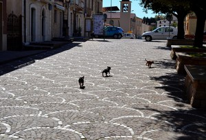” Tre simpaticissimi amici in piazza ” – Piazza Umberto I – Bagnoli del Trigno