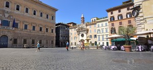 In Piazza Farnese