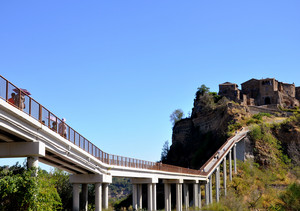 ombrellini sul lungo ponte