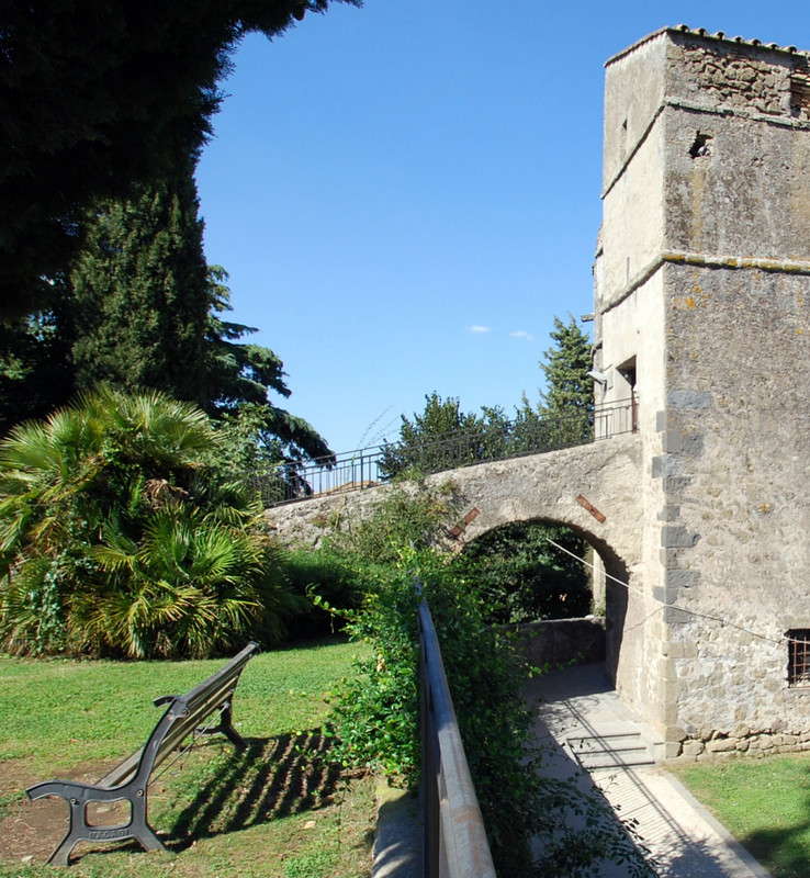 ''saliamo nel torrione'' - Anguillara Sabazia
