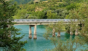 Il ponte sul lago