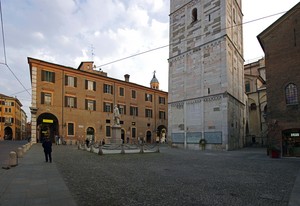 Piazza della Torre 2