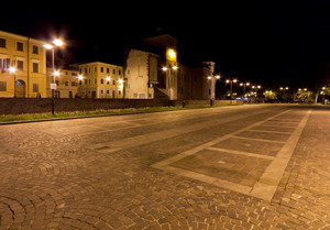 Notte in Piazza Lusvardi