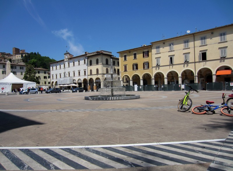 ''Moderno e antico'' - Colle di Val d'Elsa