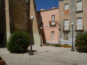 Dopo le bombe del ’43 fiori in piazzetta