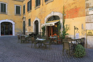 Piazza della Pietra