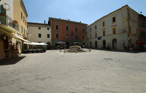 Altra diagonale della piazza