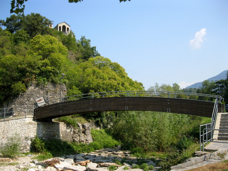 ''Castelveccana fraz.Caldè ponte pedonale verso il lago'' - Castelveccana