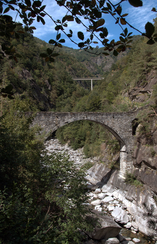''Antico ponte in Val Bodengo'' - Gordona