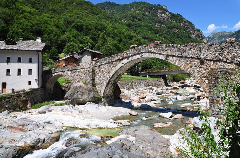 ''Lo storico ponte sul Lys'' - Lillianes