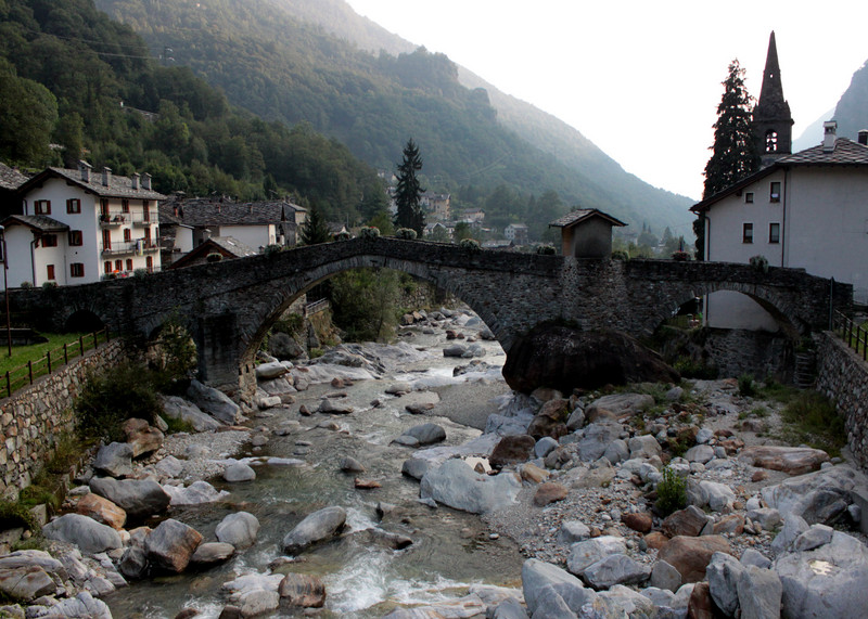 ''quattro archi di storia'' - Lillianes