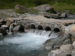 ponte sull’immissario del lago di Malciaussia