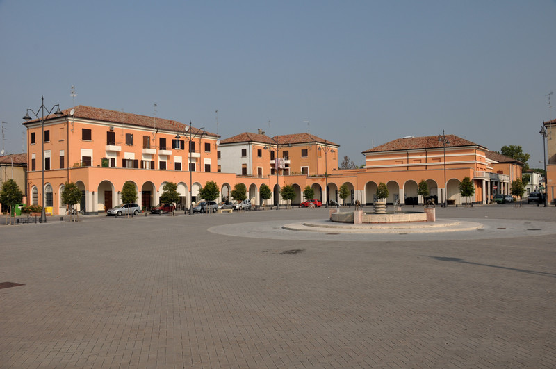 ''Piazza della Repubblica'' - Tresigallo