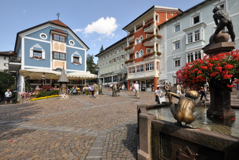 ''una bella piazza di montagna – Pz S. Antonio'' - Ortisei
