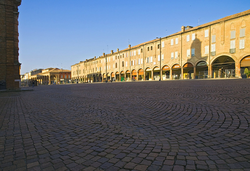 ''Ma quanto è grande P.zza Martiri'' - Carpi