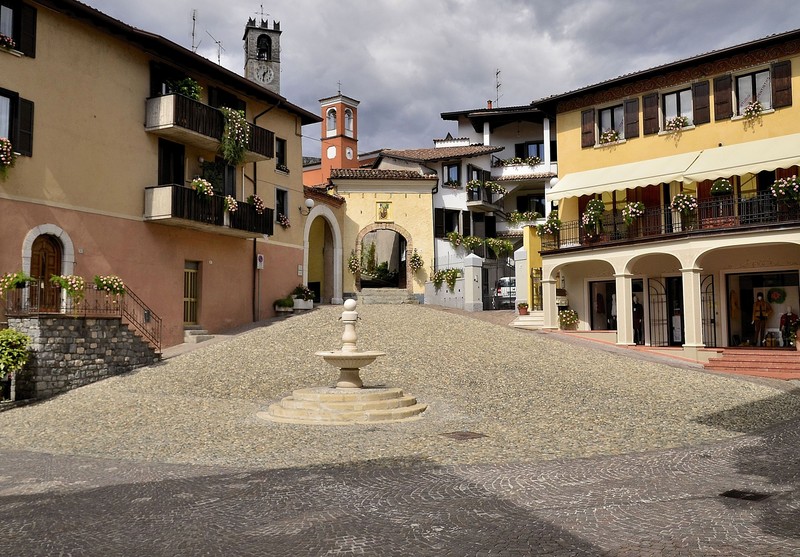 ''Piazza della Rocca'' - Sabbio Chiese