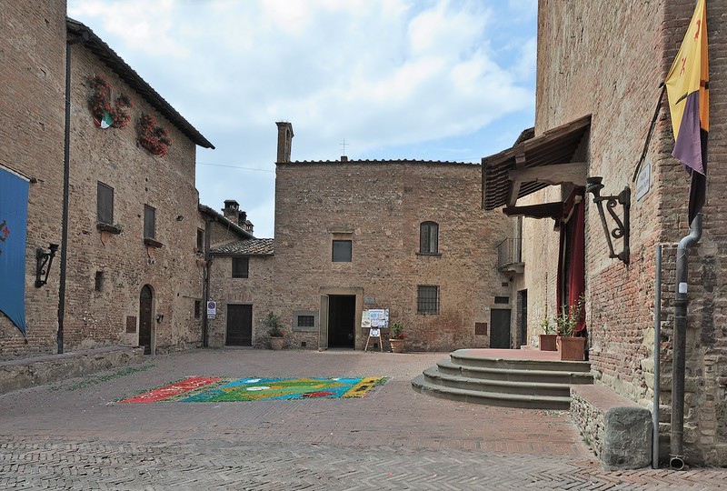 ''La piazzetta dei Santi'' - Certaldo