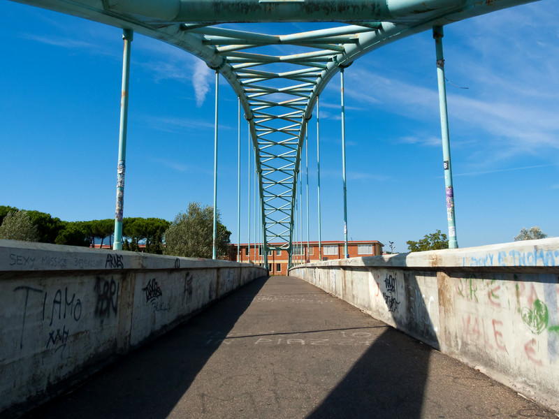 ''Attraversare'' - Pontedera