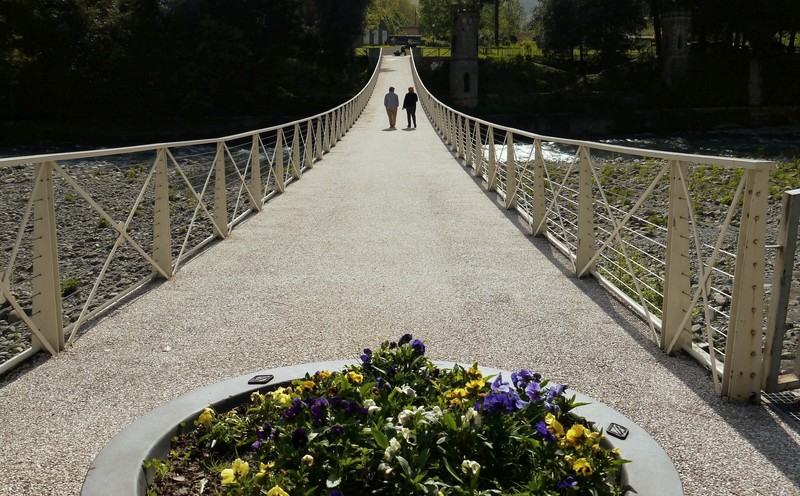 ''Tra i fiori'' - Bagni di Lucca