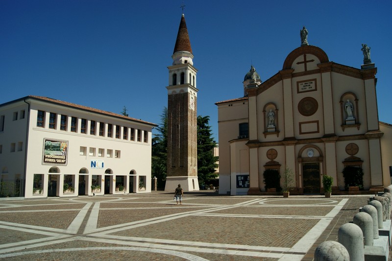 ''Parole, lette, usate, scritte, sussurrate, ascoltate, gridate, sono solo parole'' - Salzano