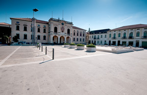 Piazza Nove Martiri in controluce