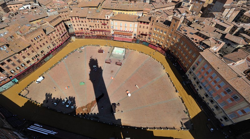 ''festeggiando quota 100 foto dall’alto della Torre del Mangia !!!'' - Siena