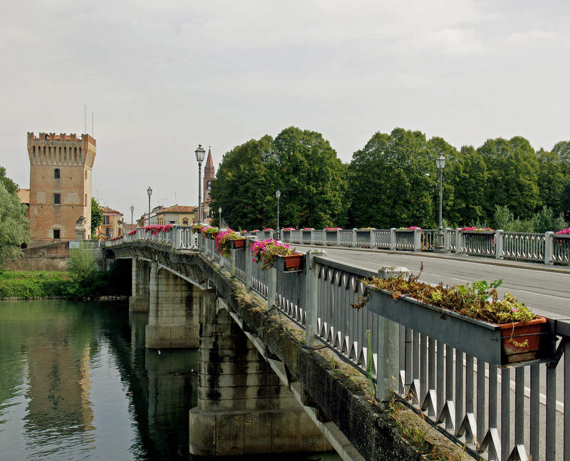 ''il ponte sull’Adda e la Torre del Guado'' - Pizzighettone