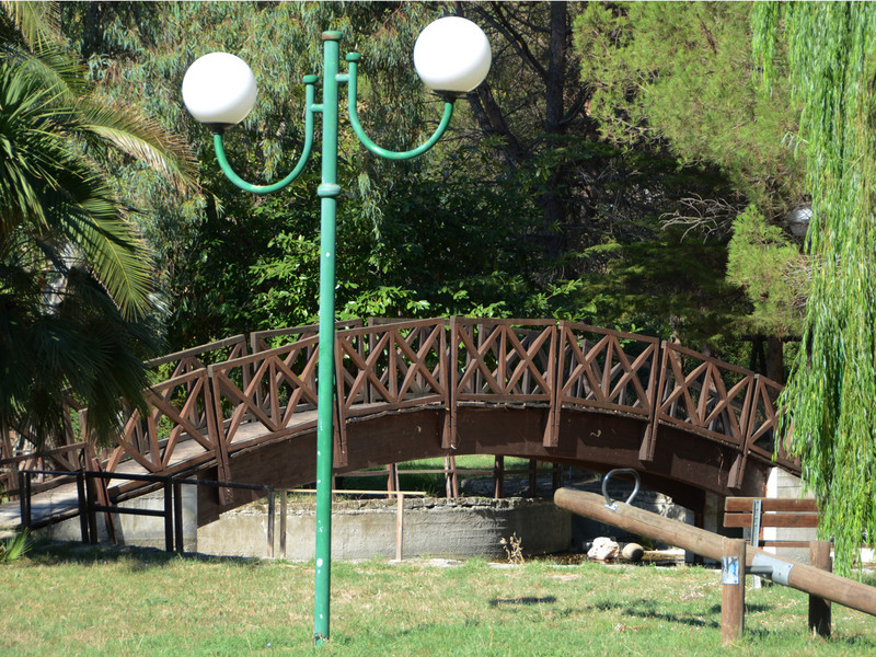 ''Ponte del lago del parco giochi comunale'' - Appignano del Tronto