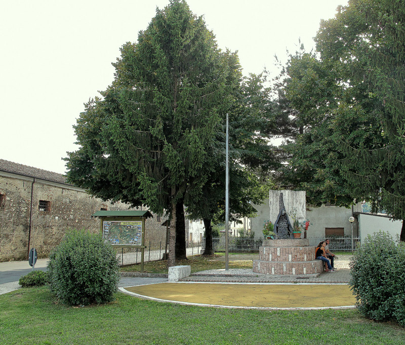 ''San Tomio. Una piazza.'' - Malo