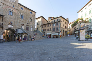 … Cortona …