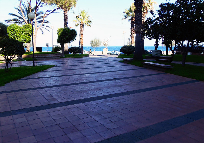 ''Piazza Quinto Reggimento Aosta'' - Santa Teresa di Riva