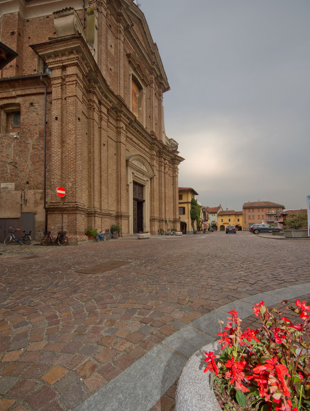 ''Fiori in Piazza Umberto I'' - Moretta