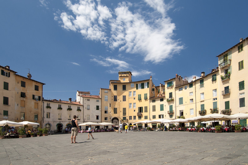 ''Piazza Anfiteatro'' - Lucca