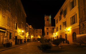 La principale piazza storica di Albenga
