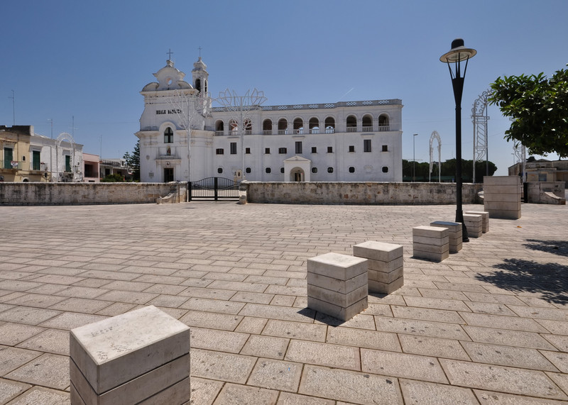 ''scomodi per sedersi ma utili per riposarsi'' - Capurso