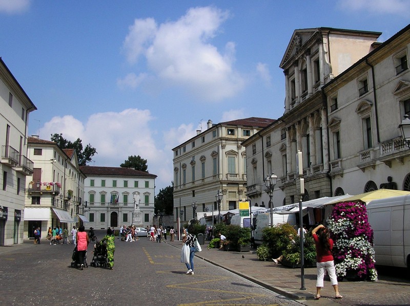 ''Ed ora sciogliti i capelli che ti coprano le spalle…'' - Vicenza
