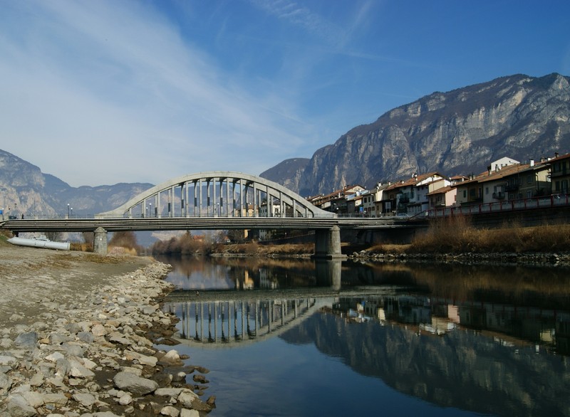 ''Giocano i bambini, fanno piccole barche di carta per attraversare il mare'' - San Michele all'Adige