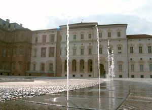 Corte d’Onore con fontana del cervo