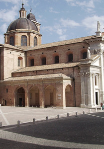 Una piazza fotografata dall’alto
