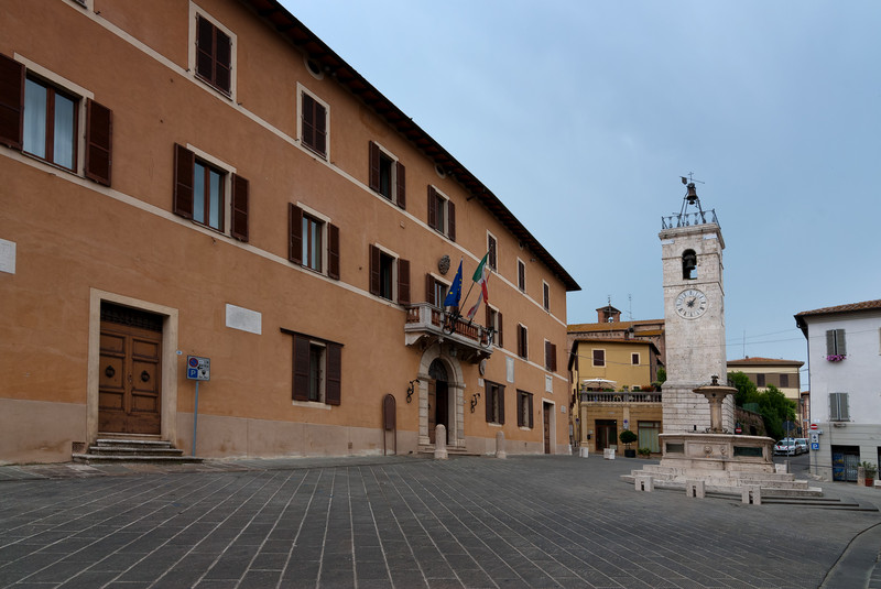 ''Guardando il Municipio'' - Chiusi