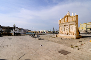 Piazza Fontana Greca